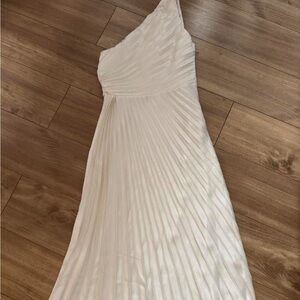 Abercrombie & Fitch Ivory One-Shoulder Pleated Maxi Dress